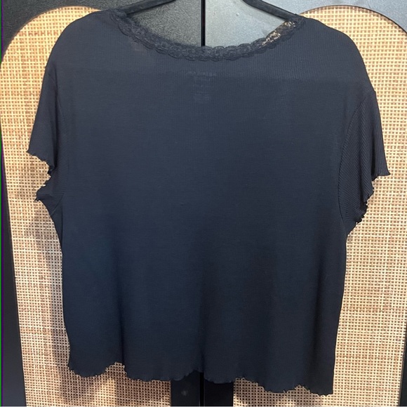 American Eagle Black Ribbed Short Sleeve Shirt - Picture 2 of 3